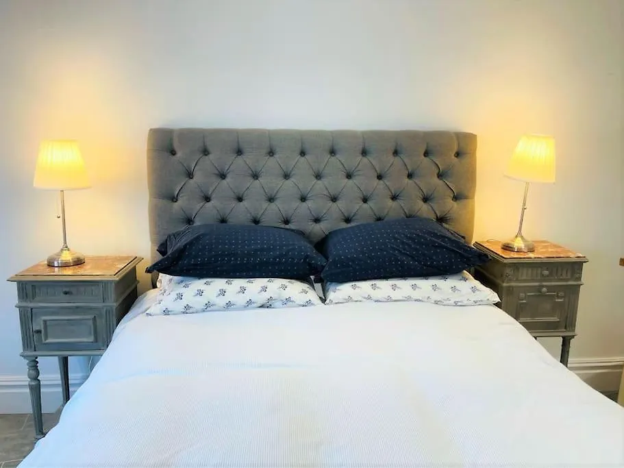 Summer Breeze Apartment, In The Historic Centre Of Lagos